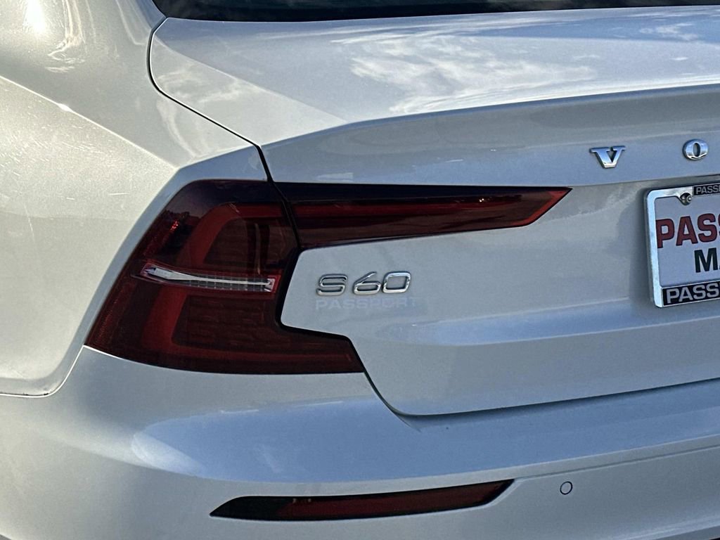 Used 2020 Volvo S60 T6 Momentum image 9