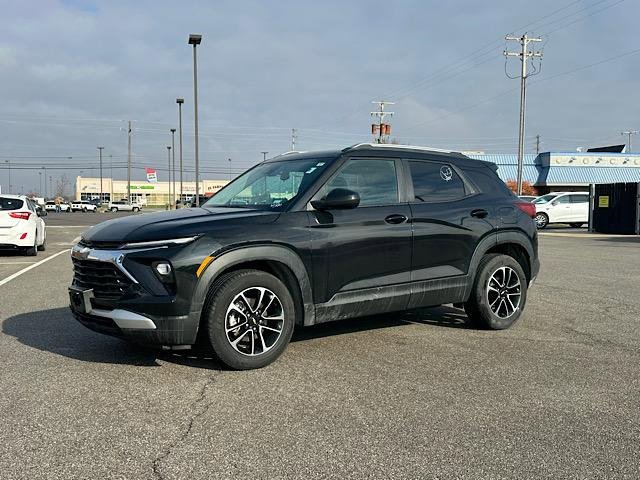 Used 2024 Chevrolet TrailBlazer LT image 2