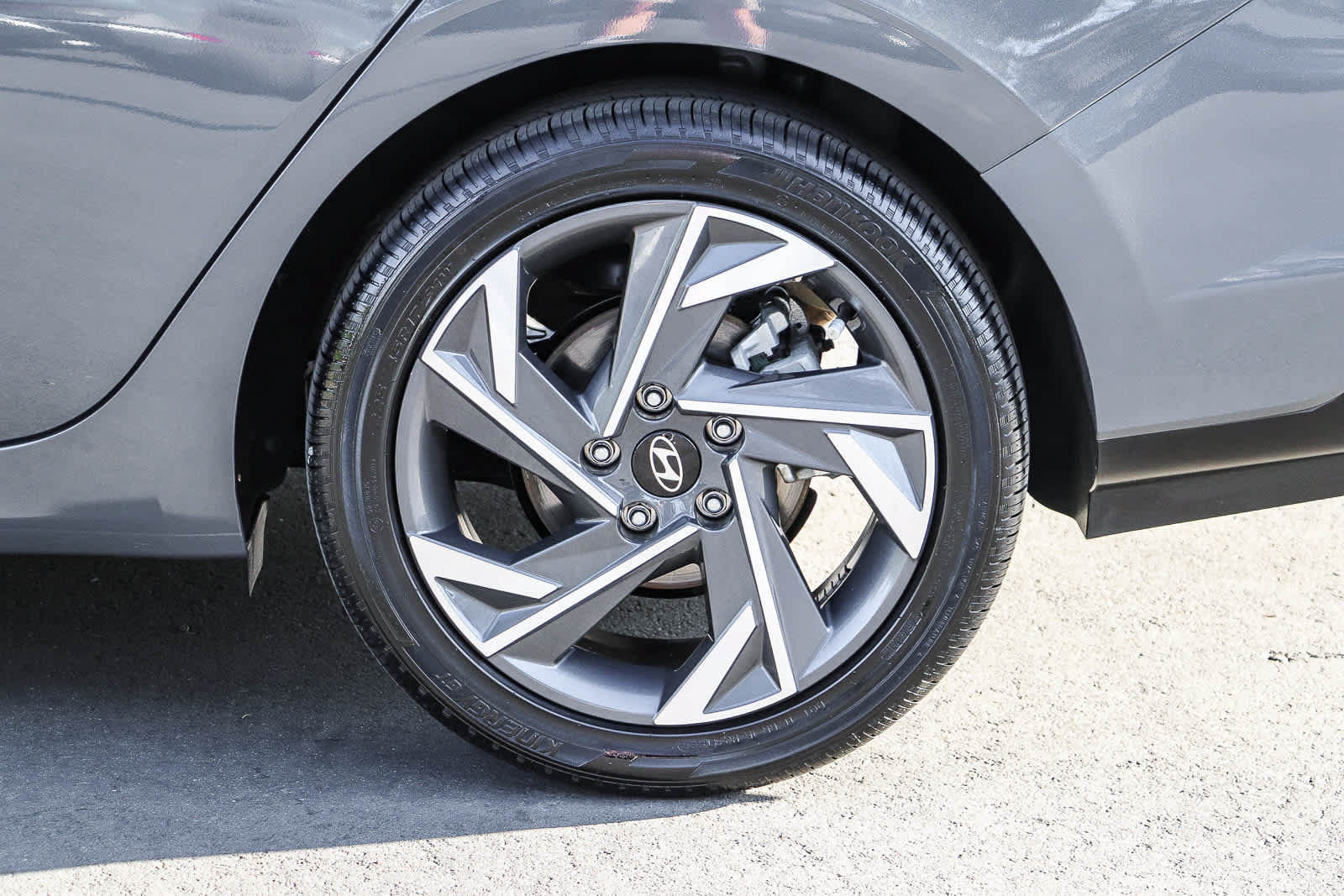 Certified 2025 Hyundai Elantra SEL FWD image 12
