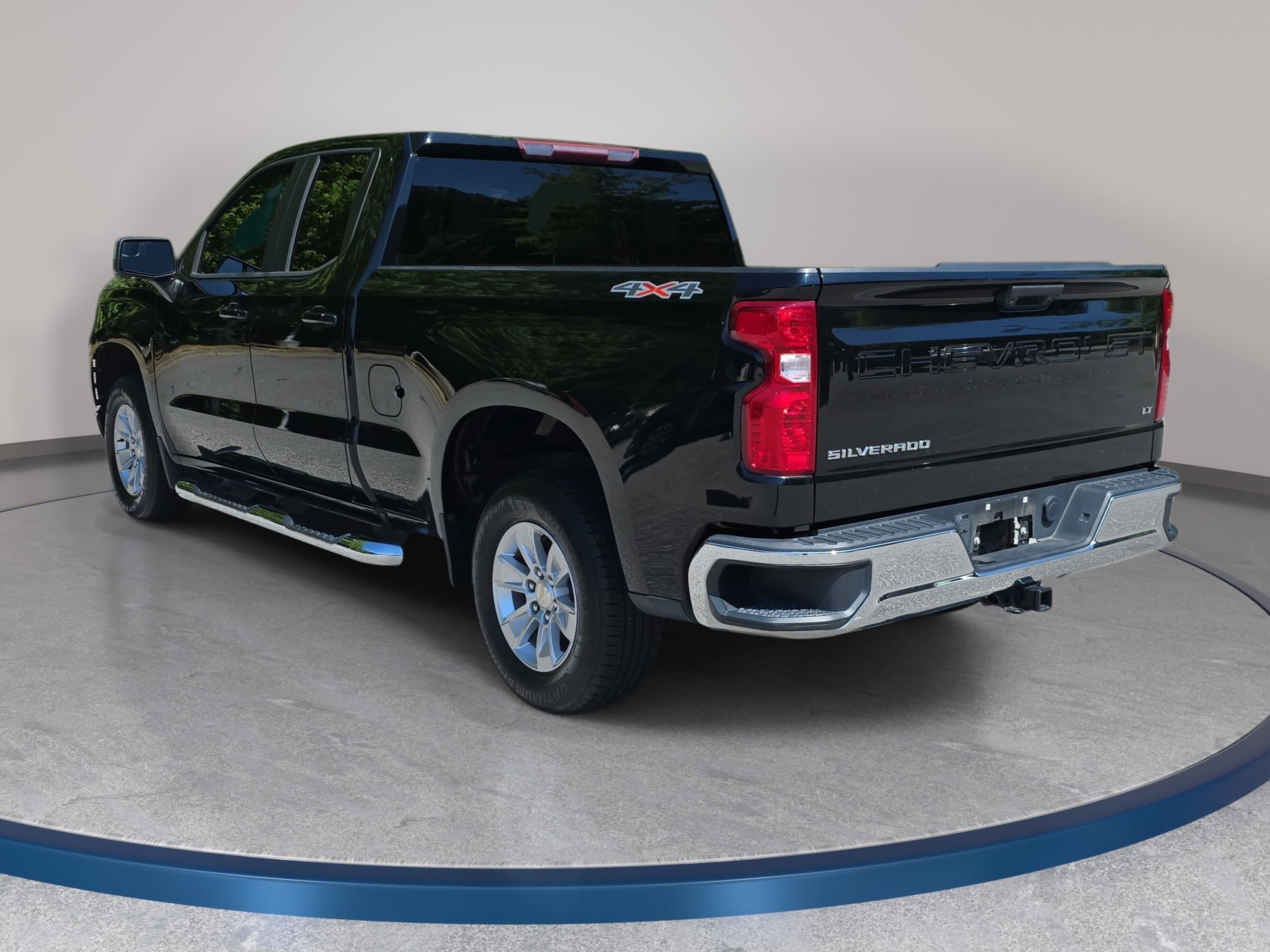 Used 2020 Chevrolet Silverado 1500 LT w/ Trailering Package AWD/4WD image 7