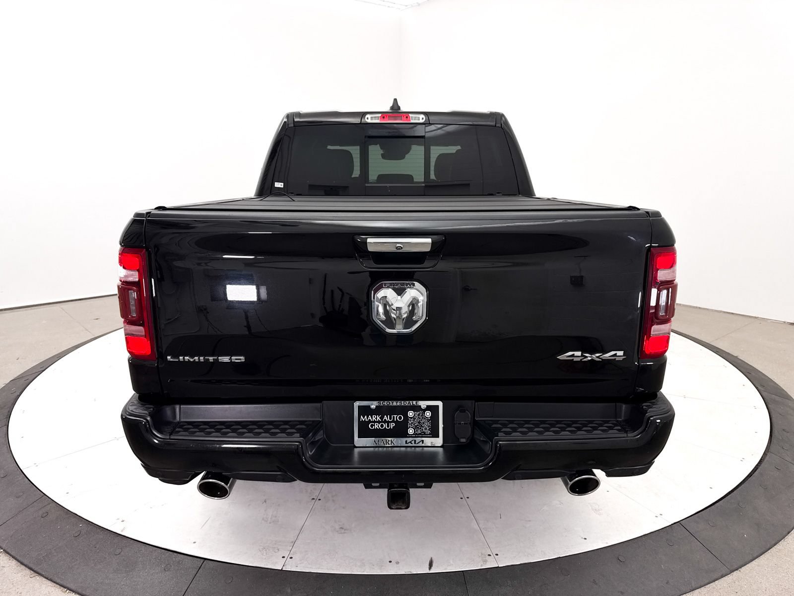 Used 2022 RAM 1500 Limited w/ Body Color Bumper Group AWD/4WD image 16