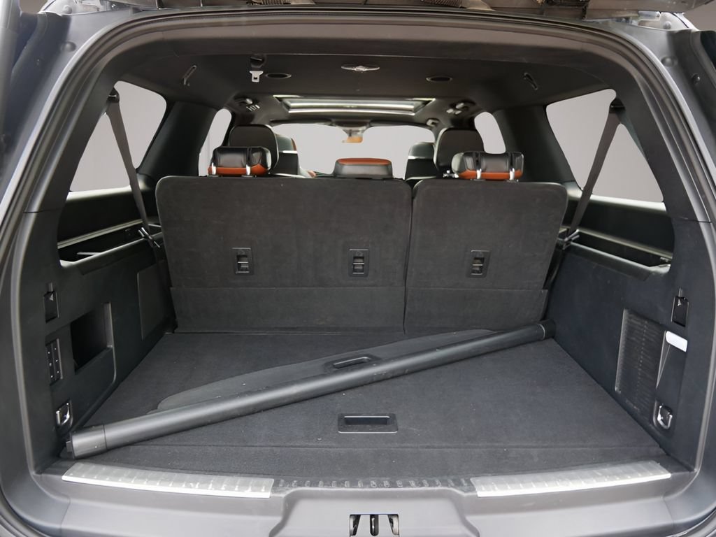 Used 2021 Lincoln Navigator L Reserve w/ Equipment Group 208A AWD/4WD image 12