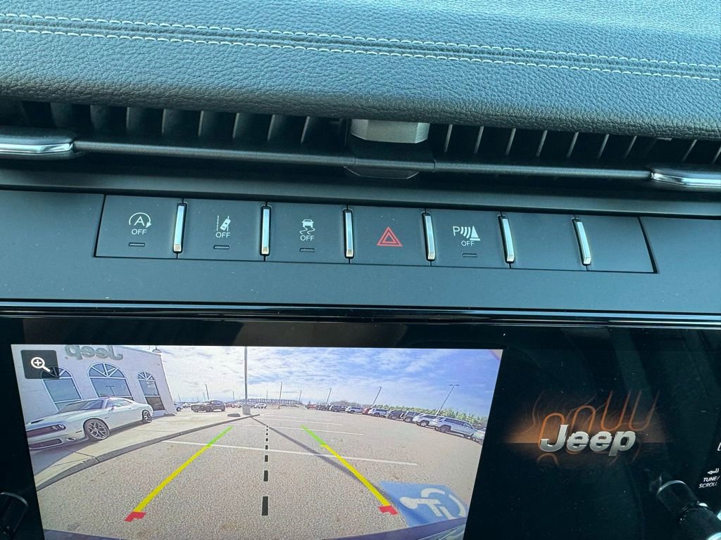 New 2026 Jeep Grand Cherokee Limited AWD/4WD image 18