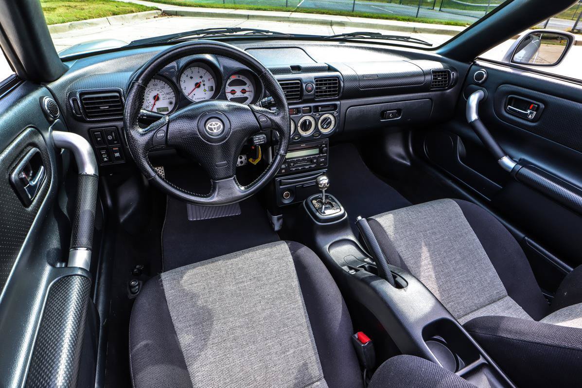 Used 2003 Toyota MR2 RWD image 16