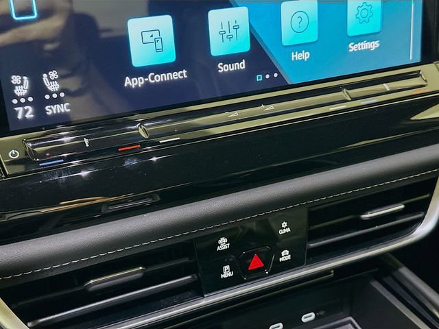 Used 2025 Volkswagen Atlas Cross Sport SE image 17