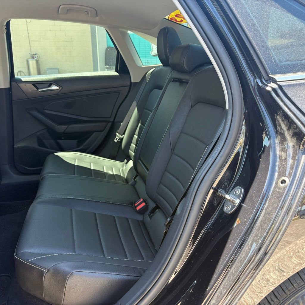 Used 2023 Volkswagen Jetta SE image 11