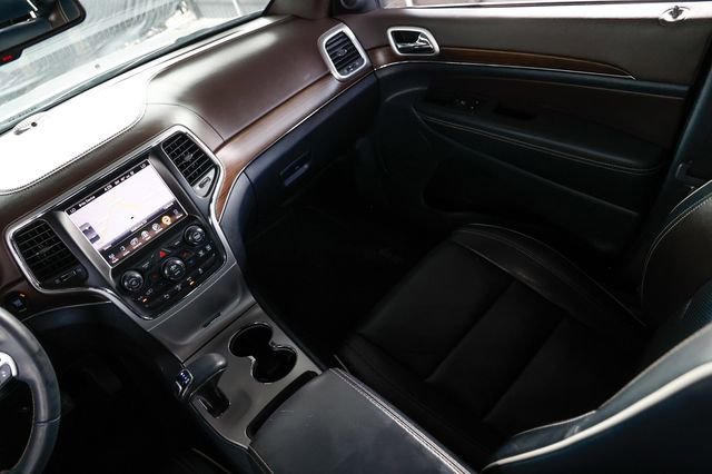 Used 2014 Jeep Grand Cherokee Overland w/ Advanced Technology Group image 25