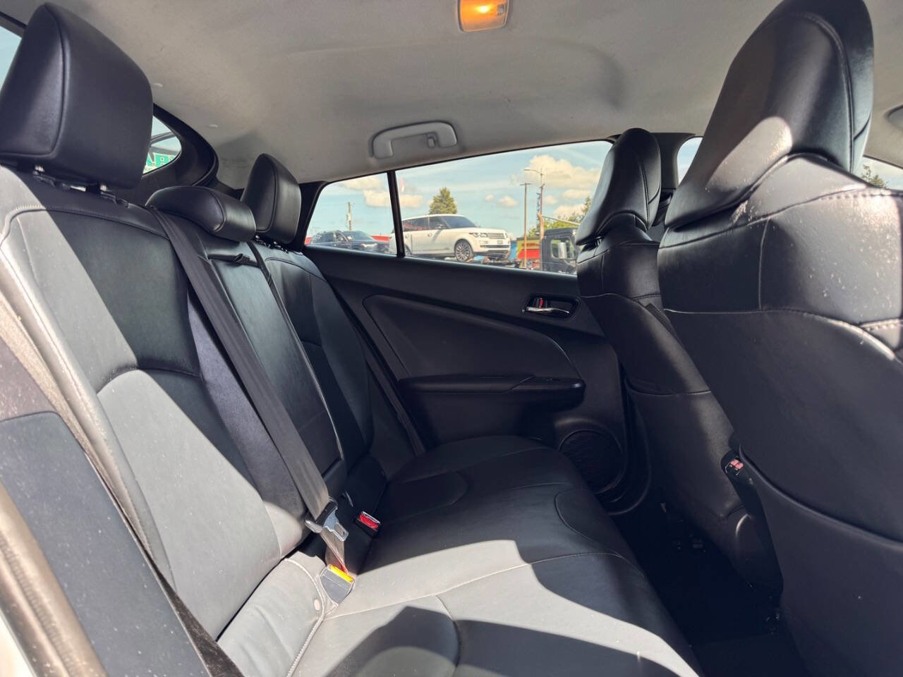 Used 2021 Toyota Prius FWD image 12