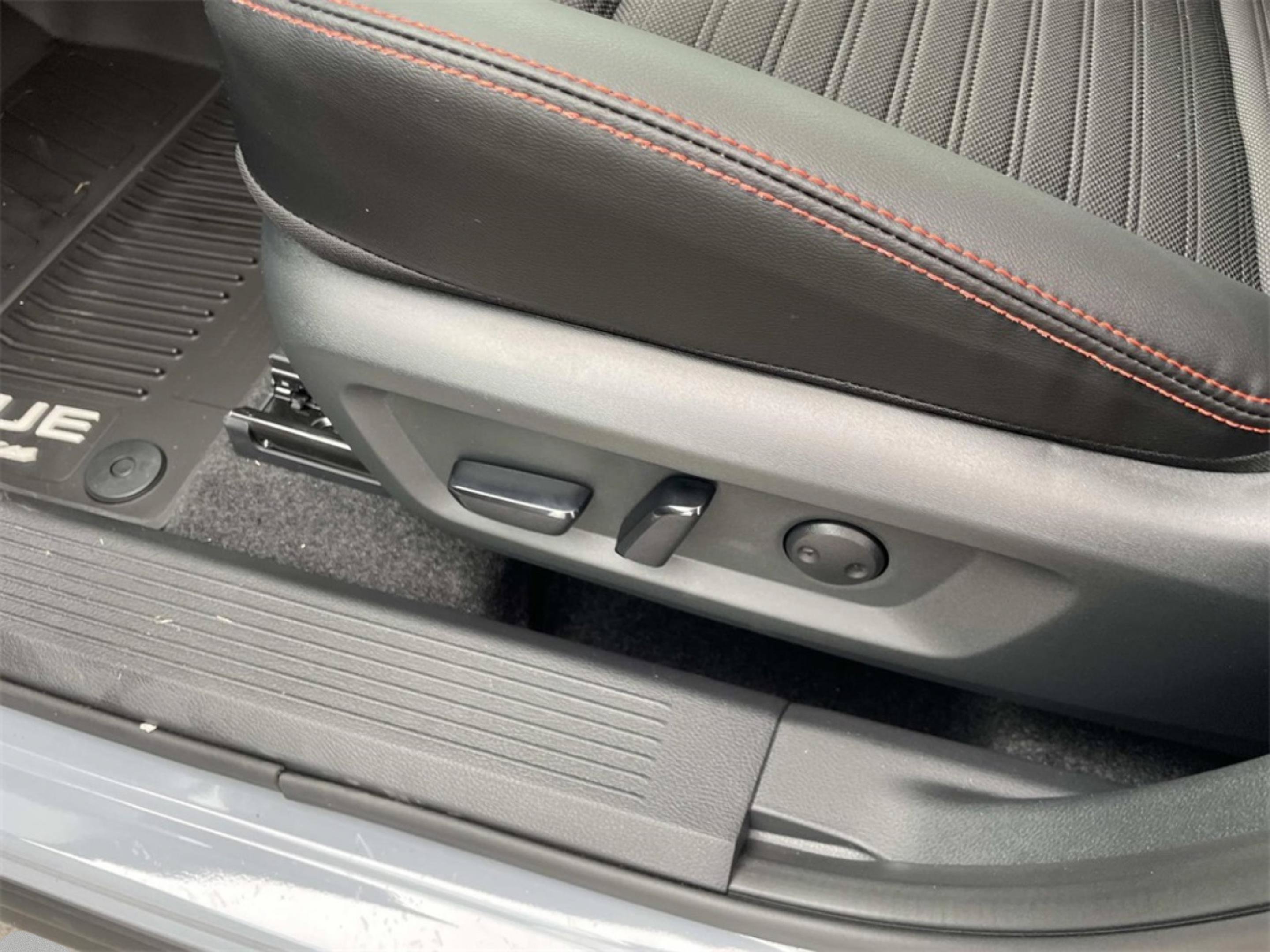 New 2026 Nissan Rogue SV AWD/4WD image 15