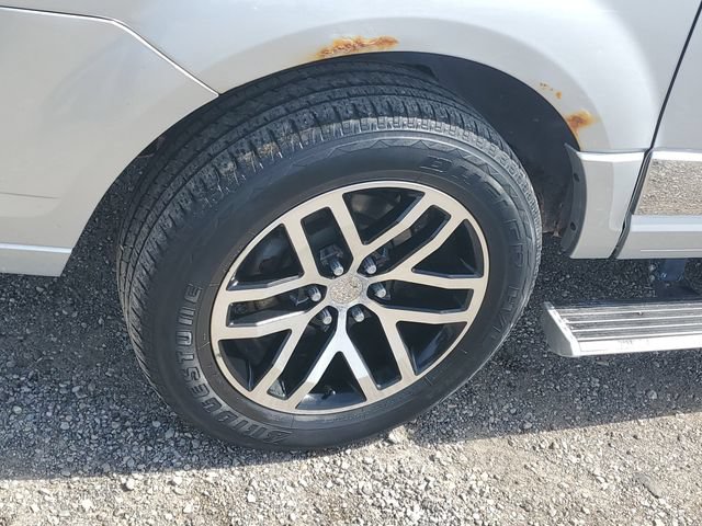 Used 2014 Lincoln Navigator L 4WD image 5