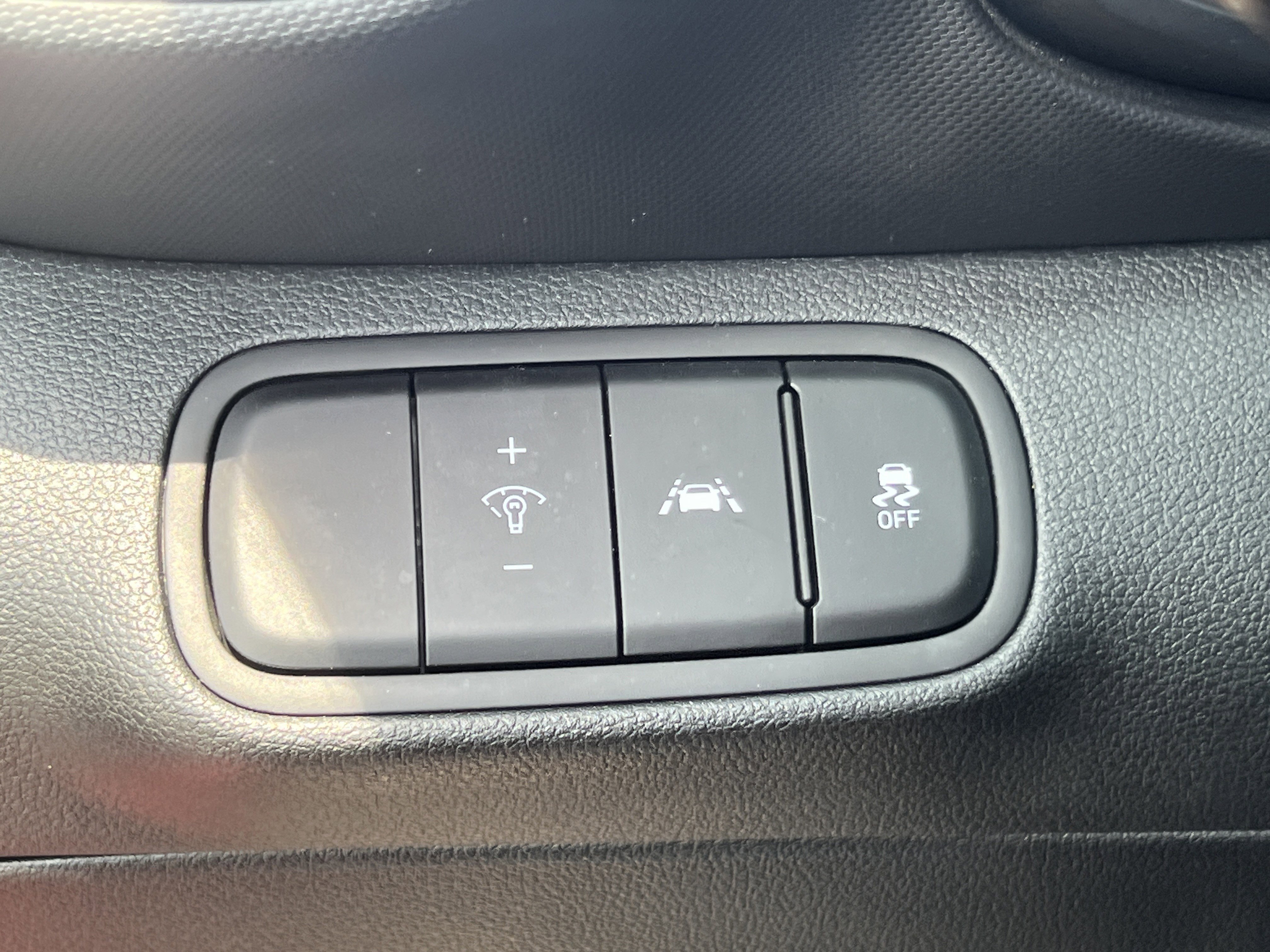 Used 2022 Hyundai Venue SEL image 31