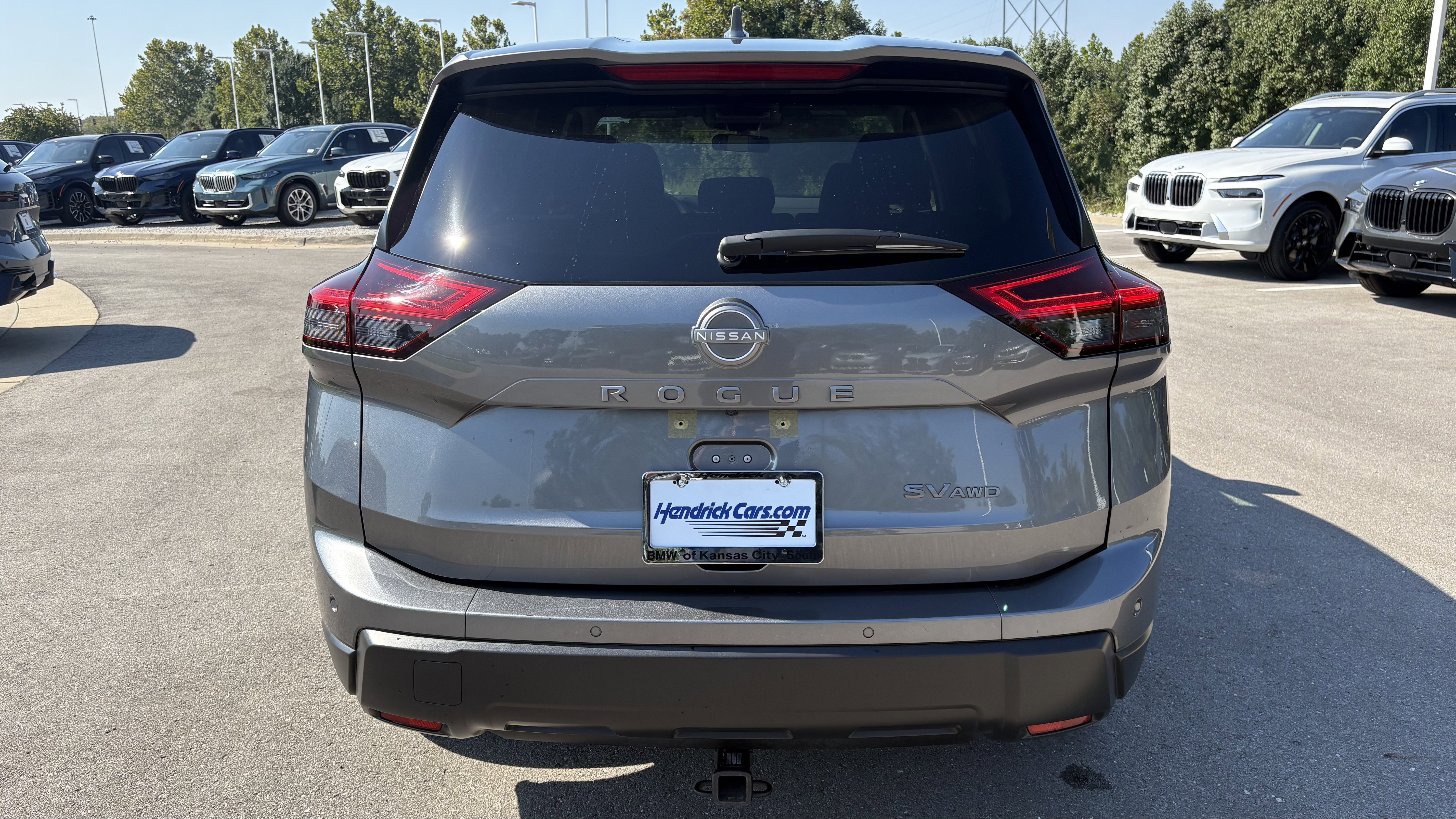 Used 2024 Nissan Rogue SV image 9