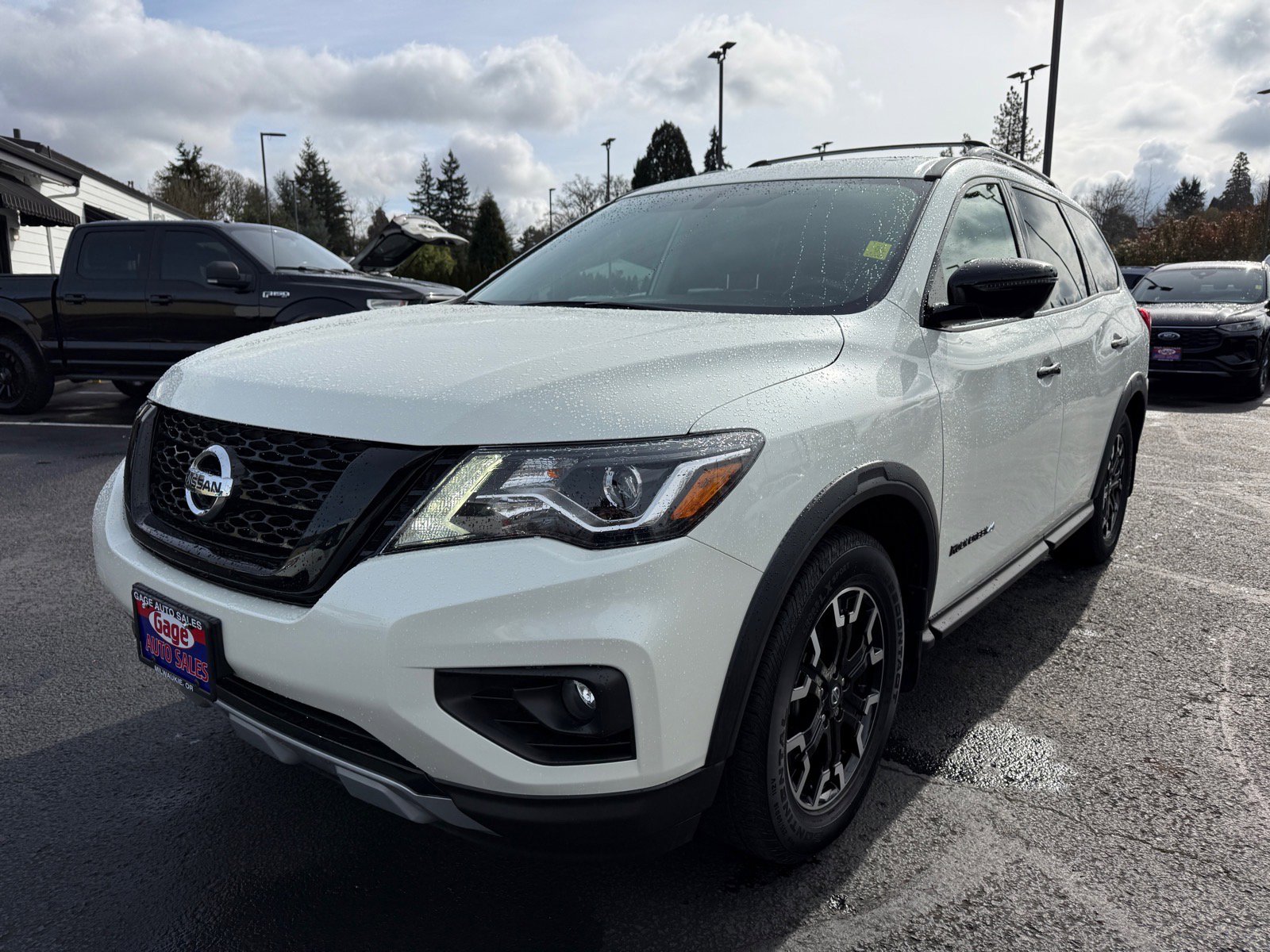 Used 2019 Nissan Pathfinder SL AWD/4WD image 4