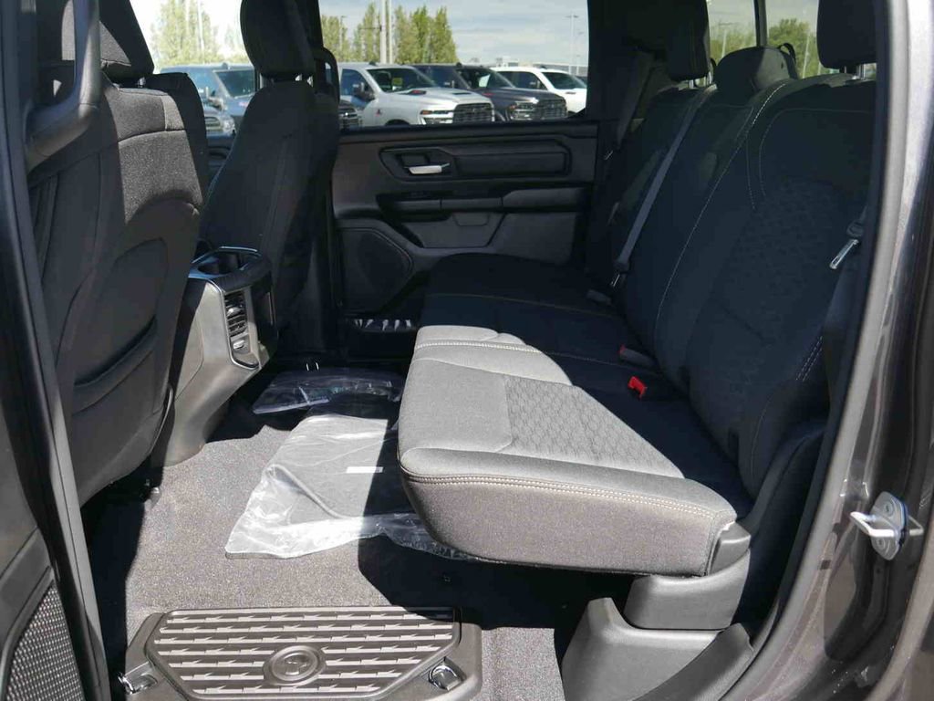 New 2026 RAM 1500 Express AWD/4WD image 14