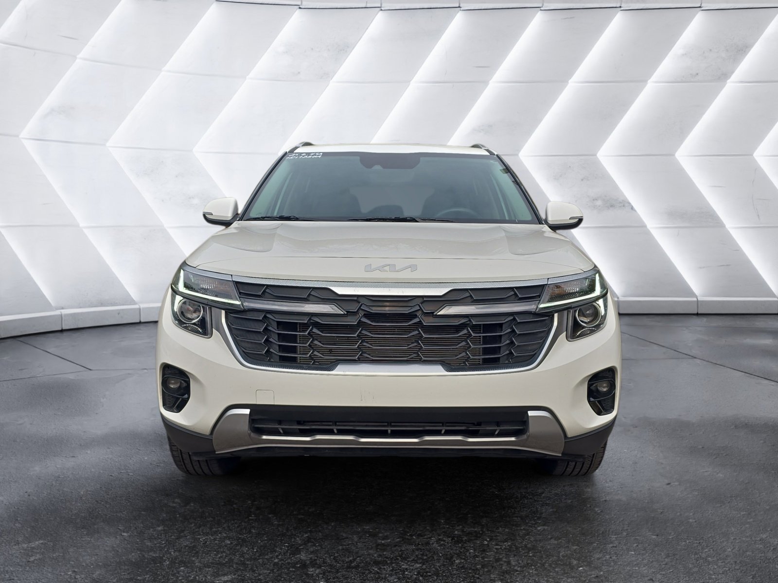 Used 2025 Kia Seltos EX image 8