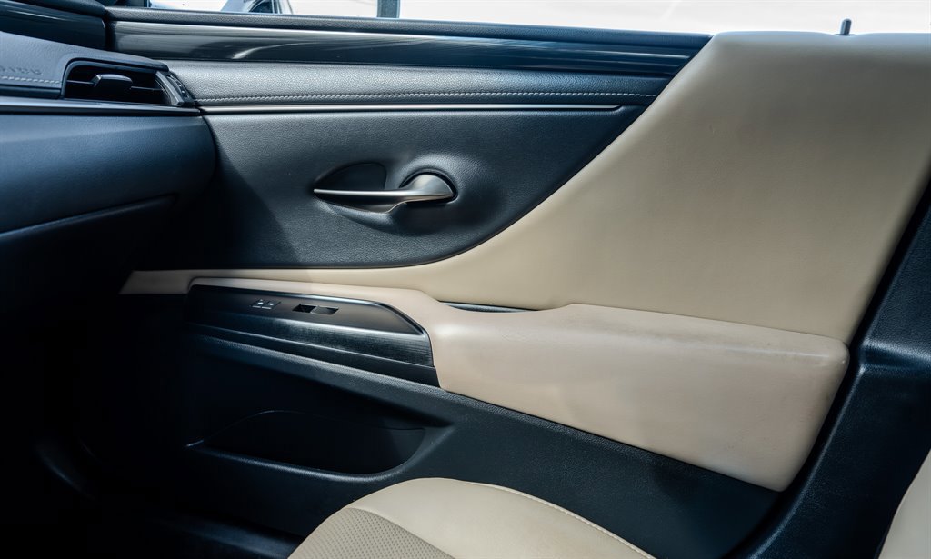 Used 2020 Lexus ES 350 image 23