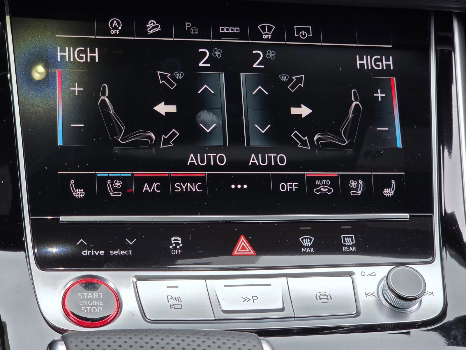 Used 2025 Audi SQ7 Prestige AWD/4WD image 18