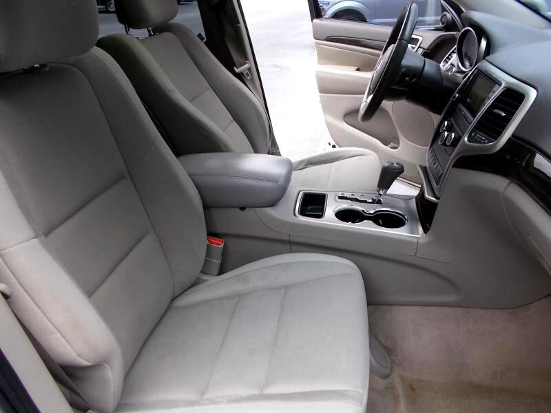 Used 2012 Jeep Grand Cherokee Laredo w/ Laredo E Group image 22