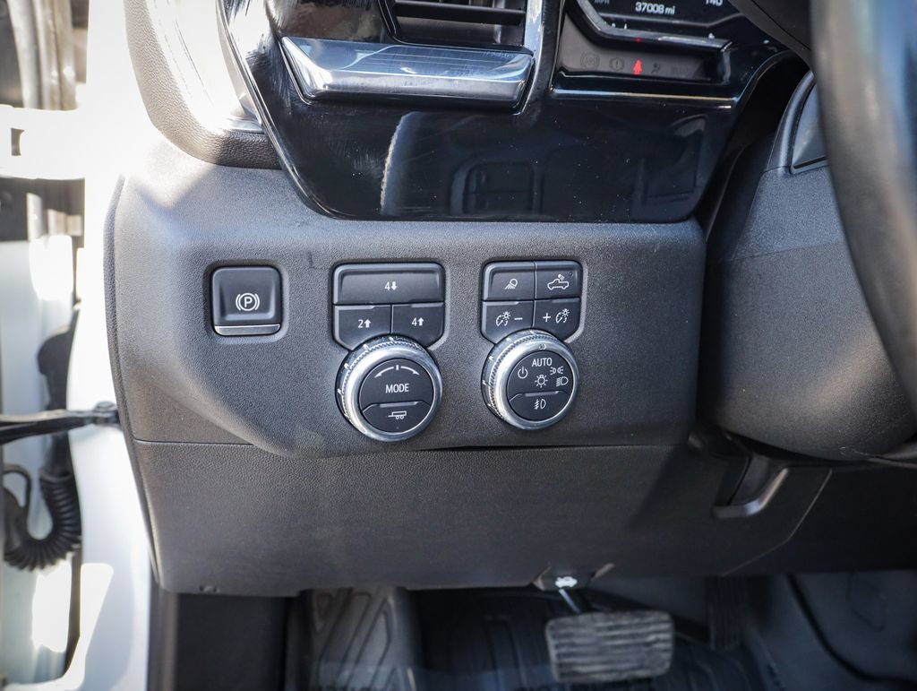 Used 2025 GMC Sierra 3500 SLE w/ SLE Convenience Package AWD/4WD image 21