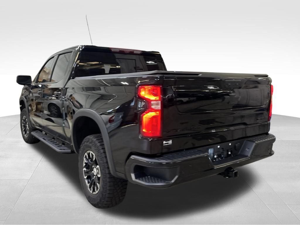 Used 2025 Chevrolet Silverado 1500 ZR2 w/ Technology Package AWD/4WD image 3