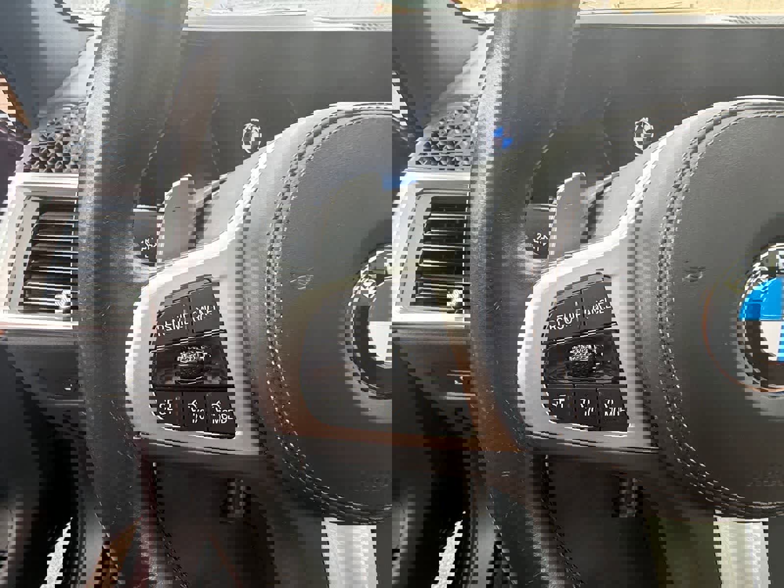 Used 2024 BMW X6 xDrive40i image 23