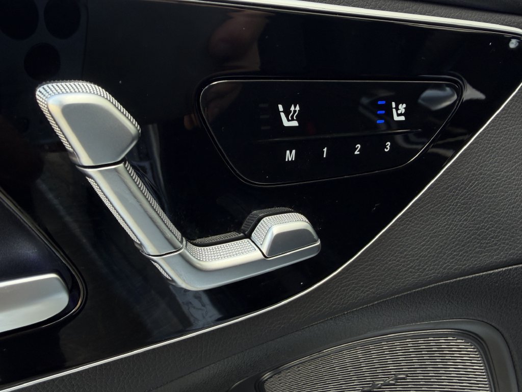 Used 2025 Mercedes-Benz C 300 Sedan image 24
