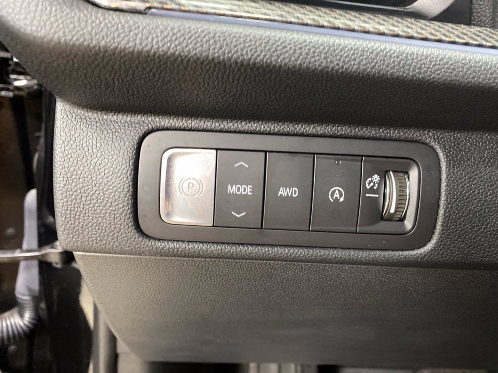 Used 2026 Chevrolet Traverse High Country w/ LPO, Floor Liner Package AWD/4WD image 33
