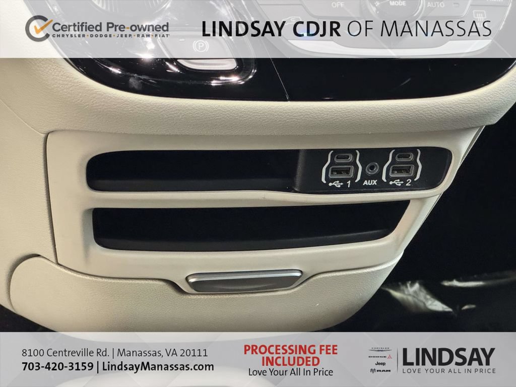 Used 2023 Chrysler Pacifica Touring-L FWD image 26
