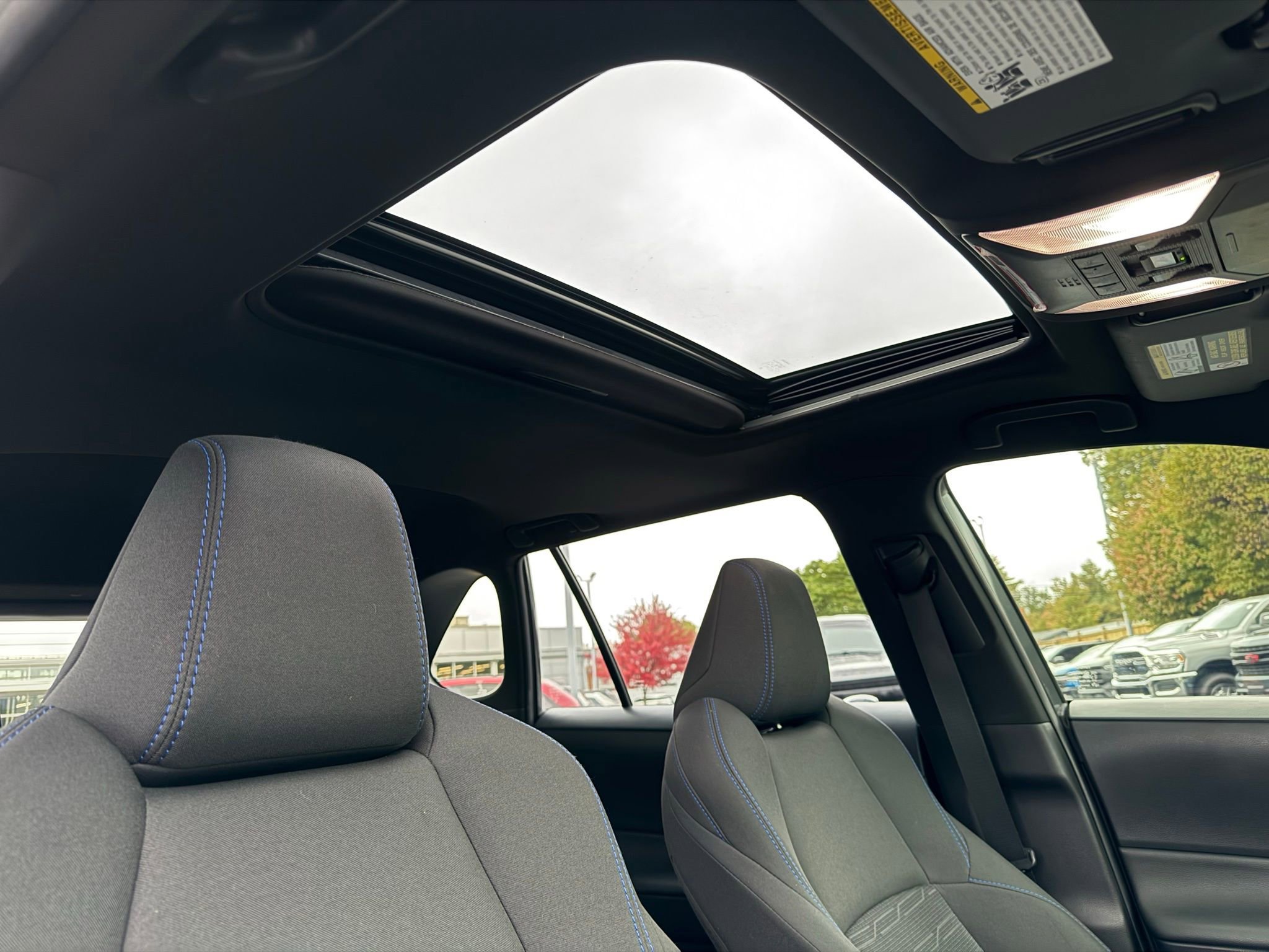 Used 2022 Toyota RAV4 SE image 20