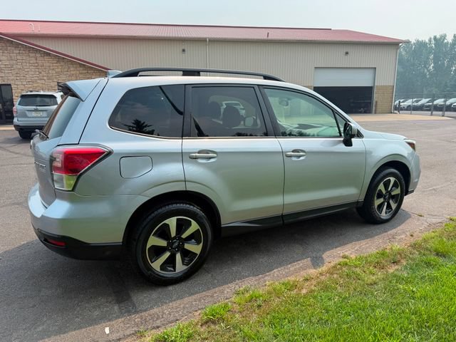 Used 2017 Subaru Forester 2.5i Premium w/ All-Weather Package AWD/4WD image 4