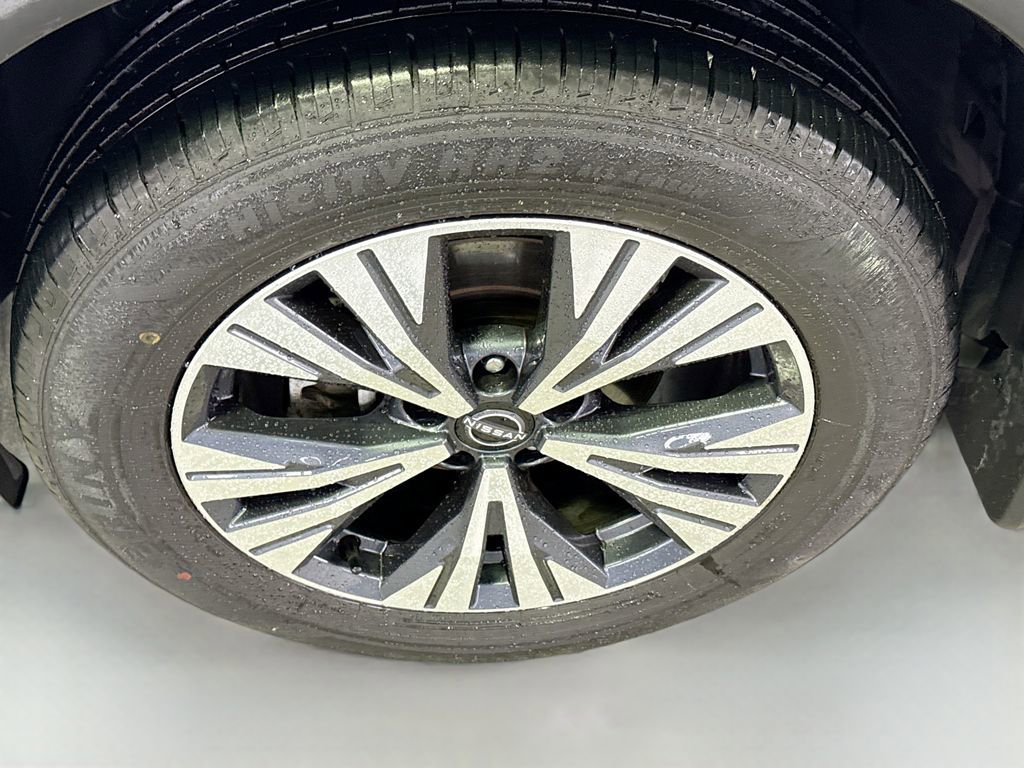 Used 2022 Nissan Rogue SV image 14