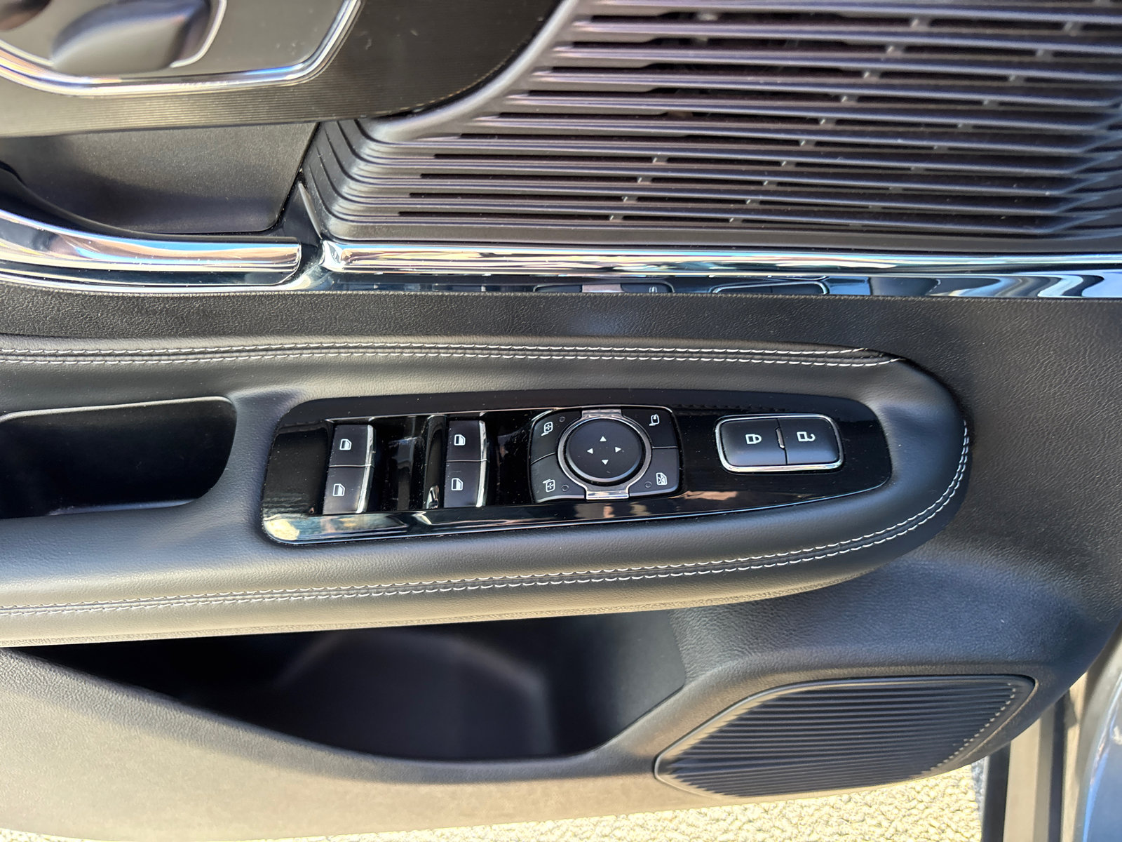 Certified 2022 Lincoln Corsair Reserve w/ Elements Package image 13