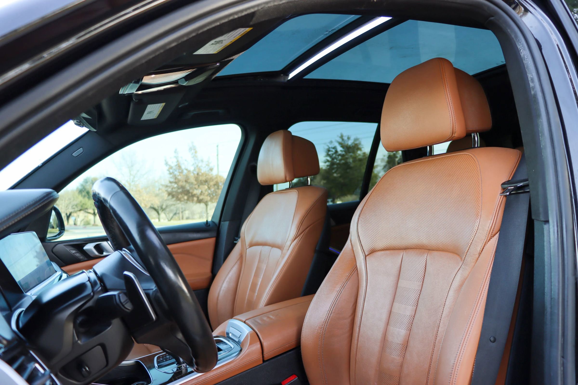 Used 2019 BMW X5 xDrive50i w/ M Sport Package image 15