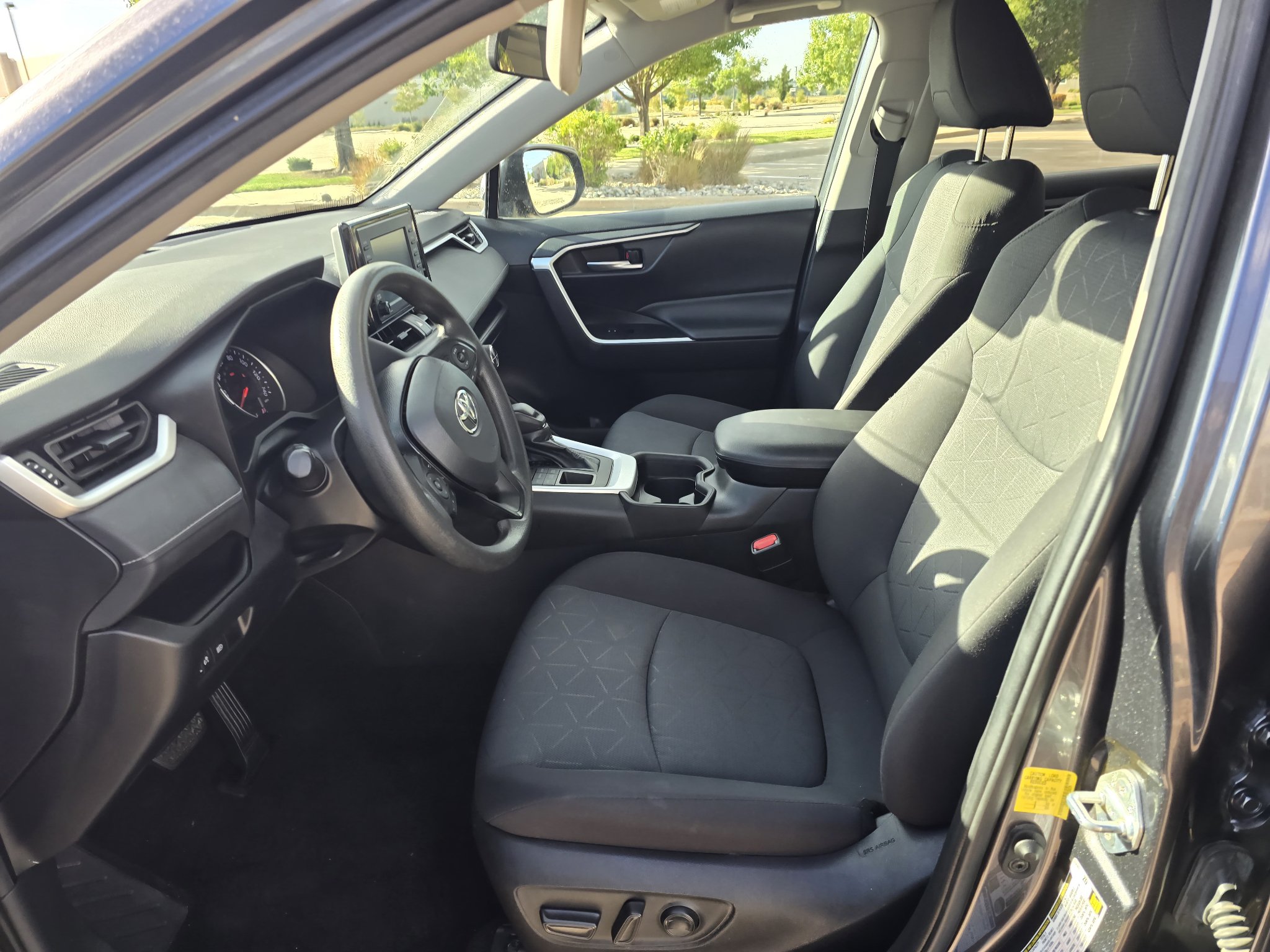 Used 2021 Toyota RAV4 XLE AWD/4WD image 12