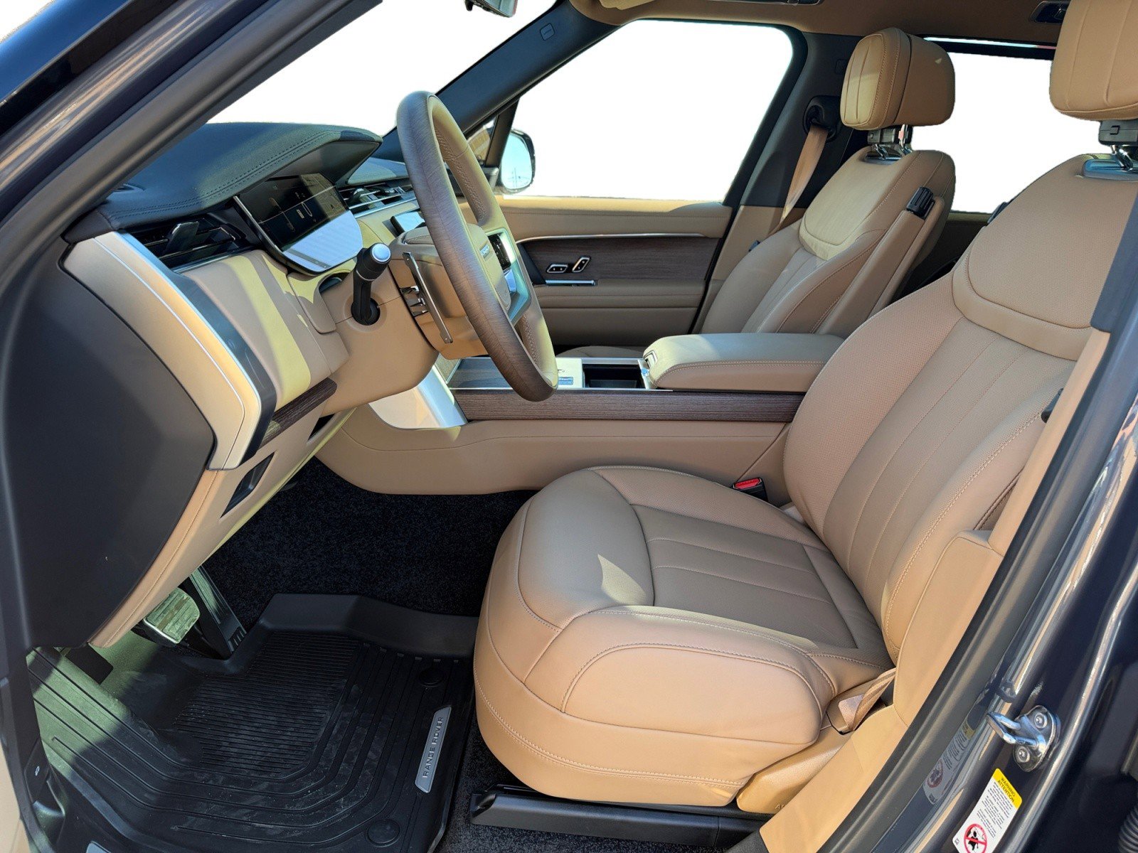 New 2026 Land Rover Range Rover Long Wheelbase SE image 10