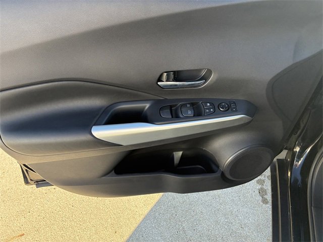 Used 2020 Nissan Kicks SR image 18