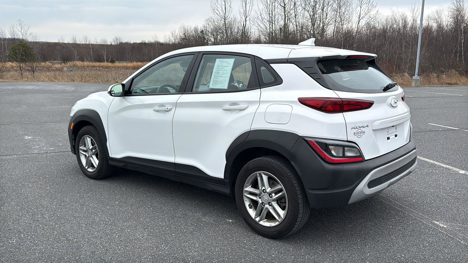 Used 2023 Hyundai Kona SE w/ Cargo Package image 10