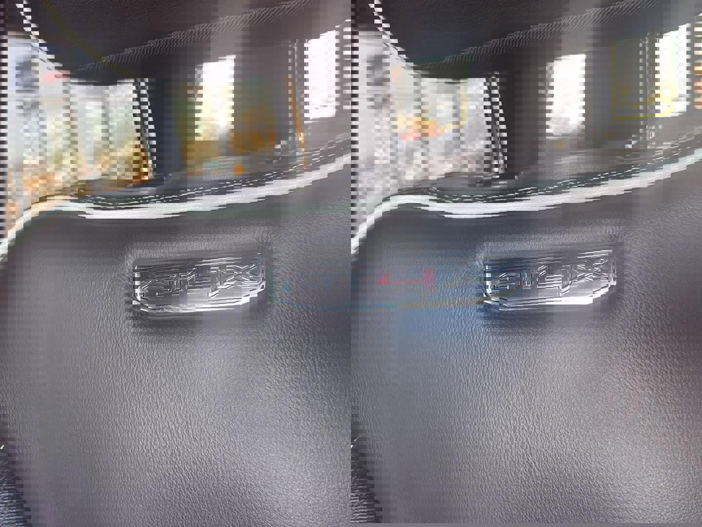 Used 2024 GMC Sierra 2500 AT4X image 33