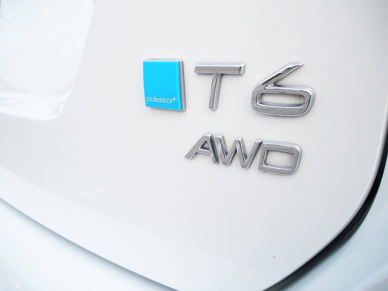 Used 2015 Volvo XC60 T6 R-Design Platinum AWD/4WD image 22