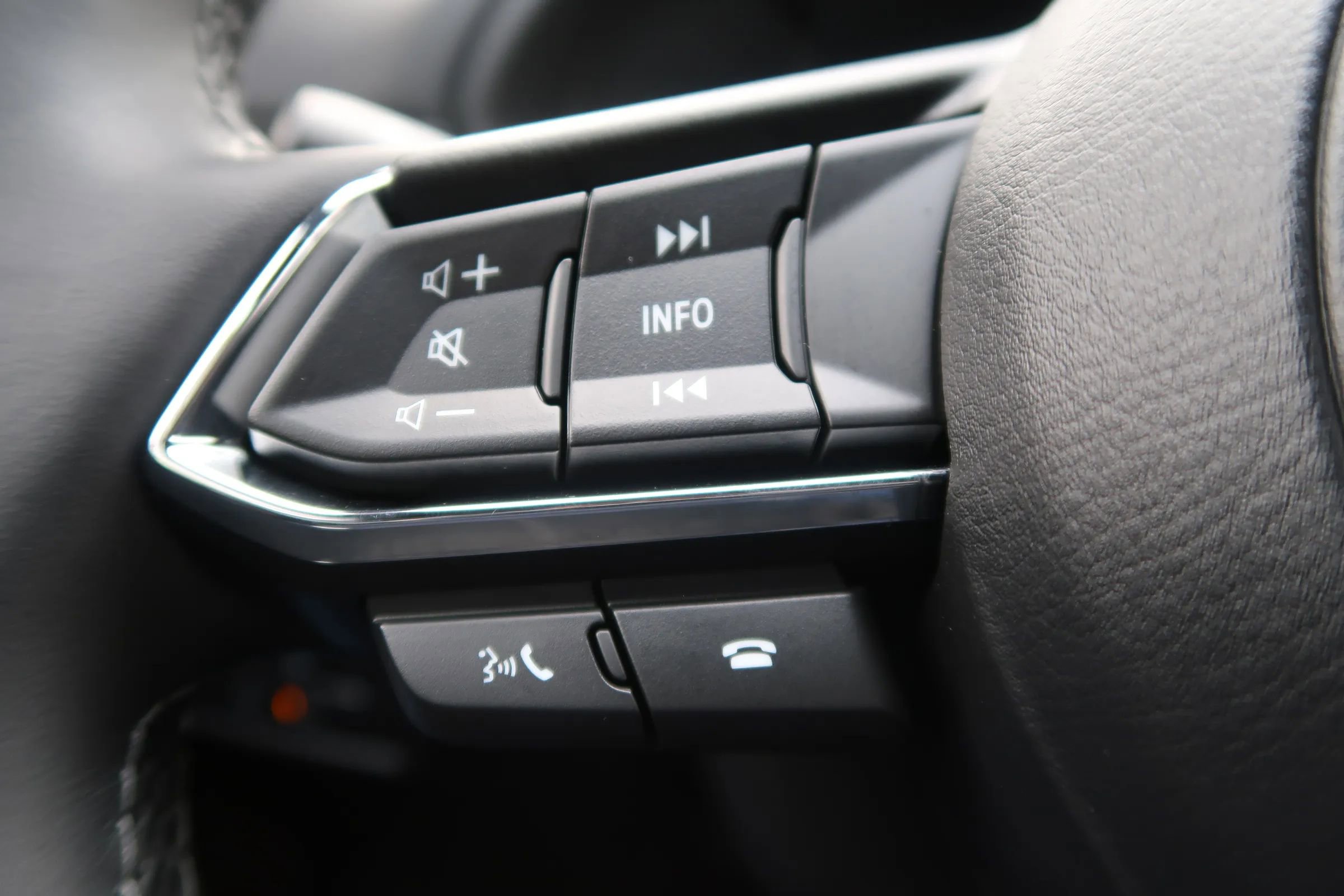 Used 2025 MAZDA CX-5 Signature image 39