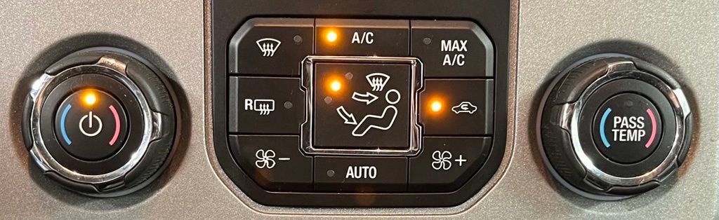 Used 2014 Ford F250 Lariat w/ Lariat Interior Package AWD/4WD image 38