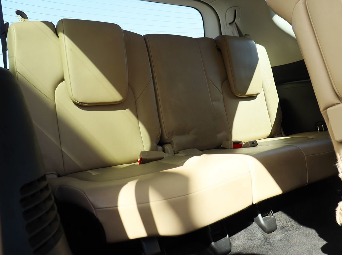Used 2021 Nissan Armada SV w/ SV Appearance Package RWD image 28