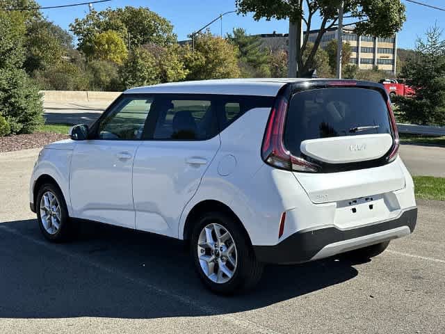 Used 2025 Kia Soul LX w/ LX Technology Package FWD image 21