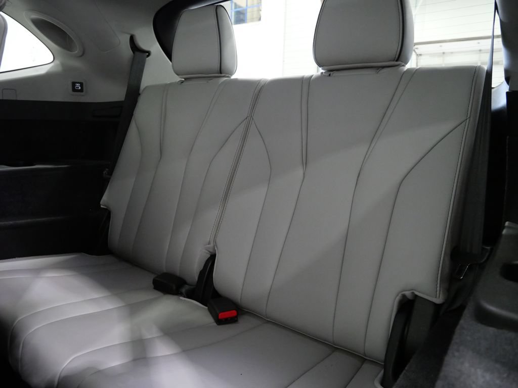 Used 2024 Acura MDX w/ Advance Package AWD/4WD image 26
