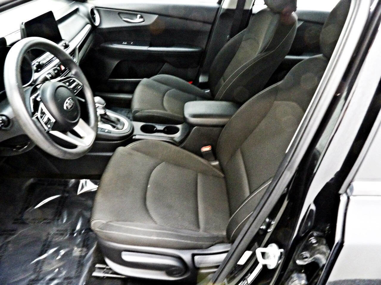 Used 2021 Kia Forte LXS image 8