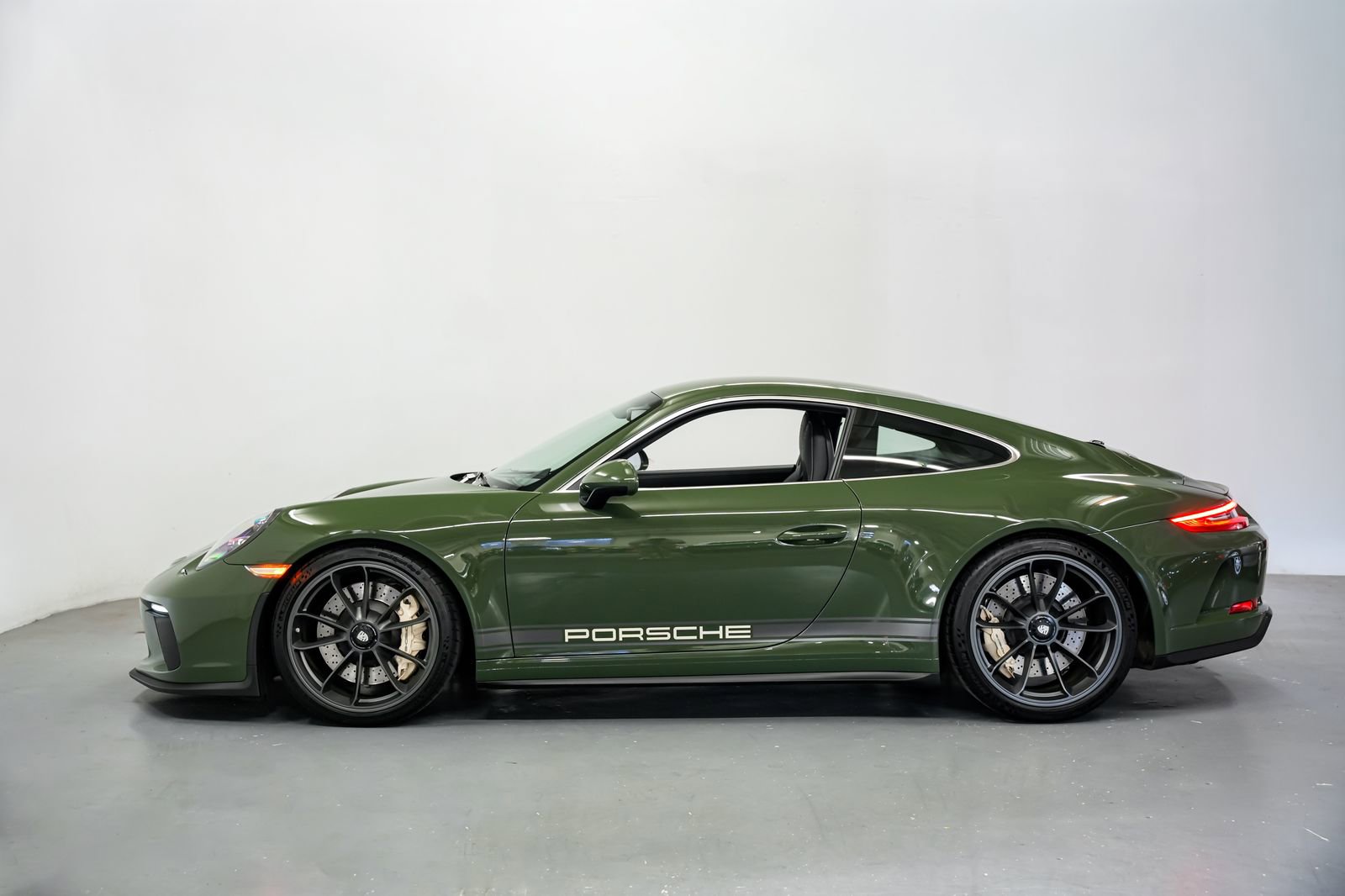 Used 2019 Porsche 911 GT3 RWD image 7