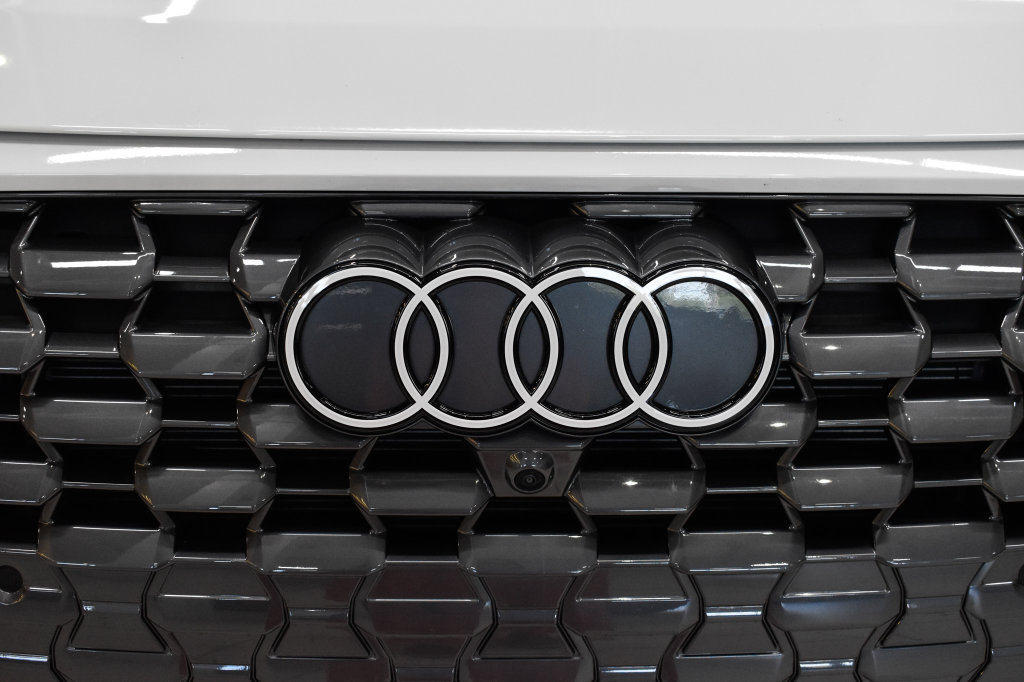 Used 2025 Audi Q5 Premium AWD/4WD image 12