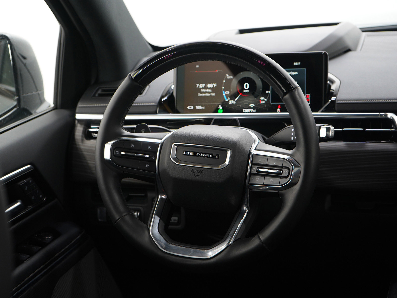 Used 2024 GMC Sierra EV Denali image 16