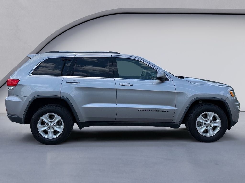 Used 2017 Jeep Grand Cherokee Laredo w/ Quick Order Package 23E AWD/4WD image 6