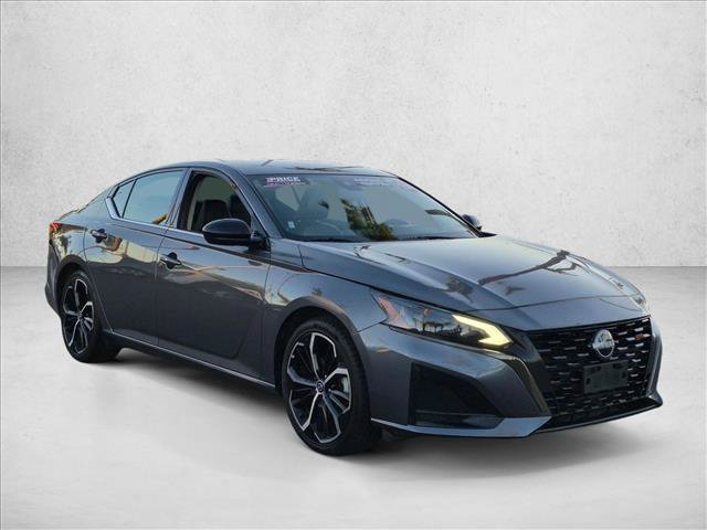Used 2024 Nissan Altima 2.5 SR FWD image 3